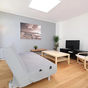 Escale De 80 M2 Avec Cour Et Parking Apartment